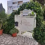 Studio Apartment Imagino